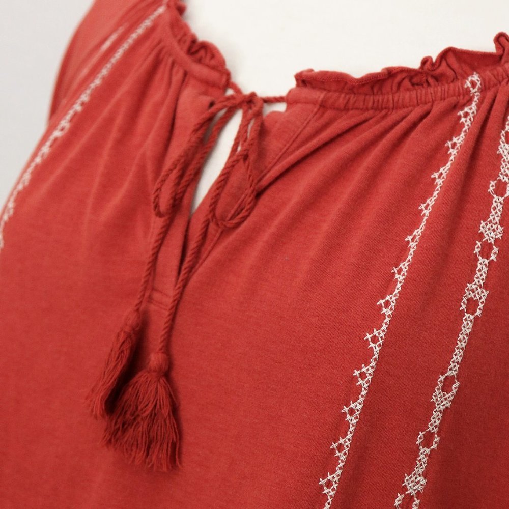 Garnet Hill Organic Cotton Tencel Blend Cross Stitch Embroidered Peasant Top M - Picture 3 of 14